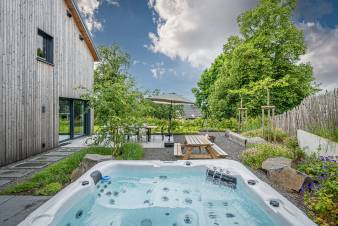 Holiday home for 9 with jacuzzi and sauna in Amel, High Fens