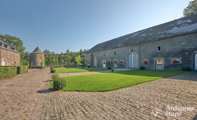 Castle in Bastogne for 30 persons in the Ardennes