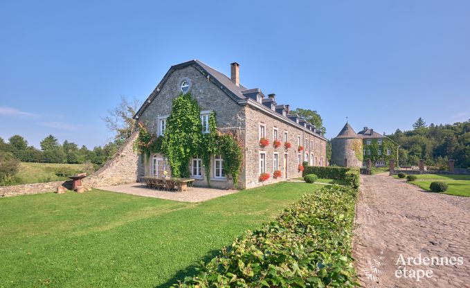 Castle in Bastogne for 30 persons in the Ardennes