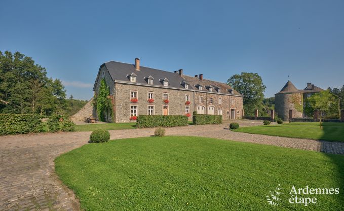 Castle in Bastogne for 30 persons in the Ardennes