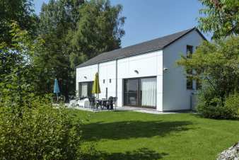 Holiday home for 9 people by the lake of Btgenbach