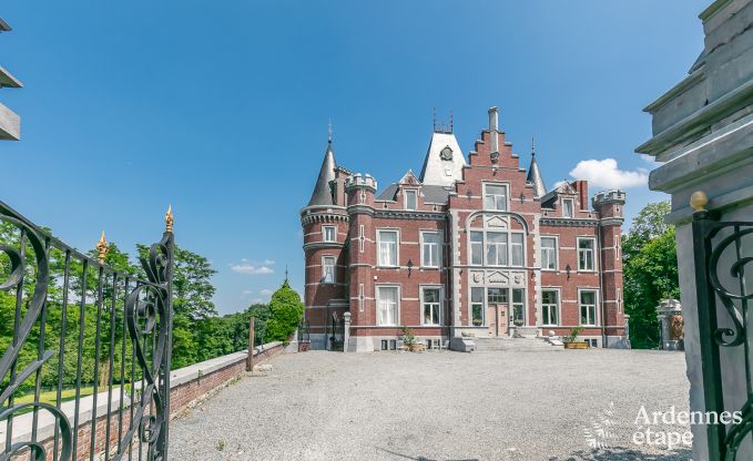 Castle in Gesves for 40 persons in the Ardennes