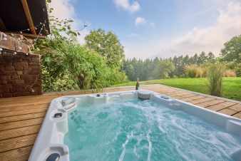 Holiday home for 7 in Houyet - By the water with jacuzzi, private garden