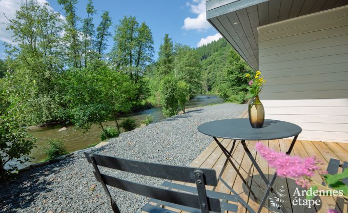 Environmentally friendly chalet in La Roche-en-Ardenne, on the banks of the Ourthe