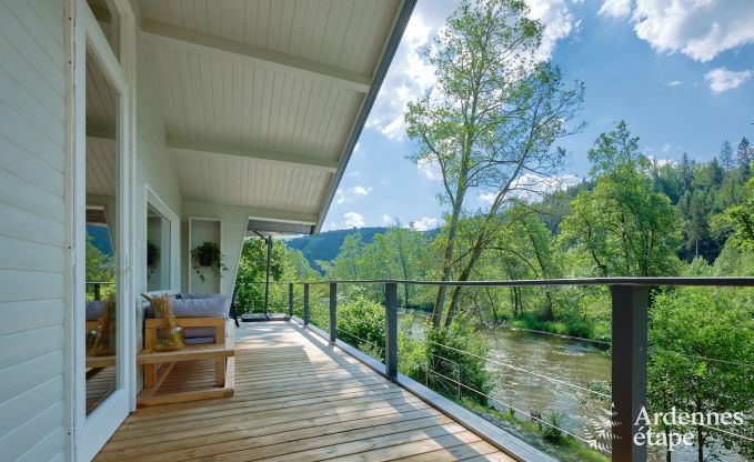 Environmentally friendly chalet in La Roche-en-Ardenne, on the banks of the Ourthe