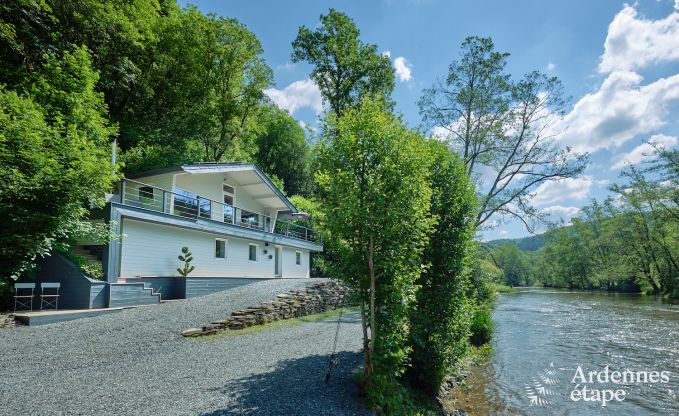 Environmentally friendly chalet in La Roche-en-Ardenne, on the banks of the Ourthe