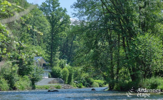 Environmentally friendly chalet in La Roche-en-Ardenne, on the banks of the Ourthe