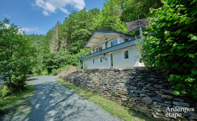 Environmentally friendly chalet in La Roche-en-Ardenne, on the banks of the Ourthe