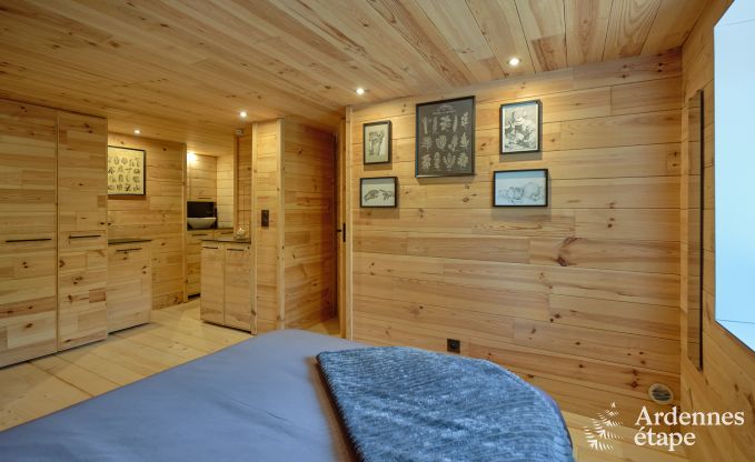 Environmentally friendly chalet in La Roche-en-Ardenne, on the banks of the Ourthe