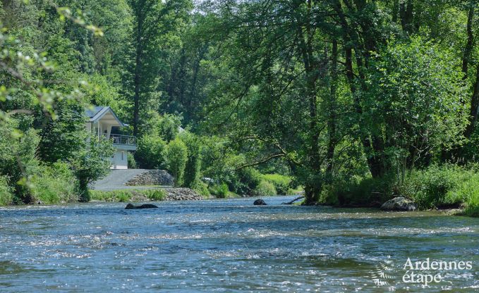 Environmentally friendly chalet in La Roche-en-Ardenne, on the banks of the Ourthe