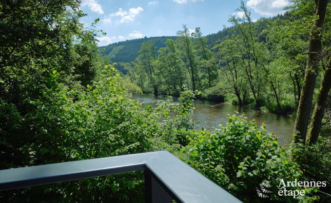 Environmentally friendly chalet in La Roche-en-Ardenne, on the banks of the Ourthe