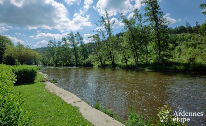 Environmentally friendly chalet in La Roche-en-Ardenne, on the banks of the Ourthe