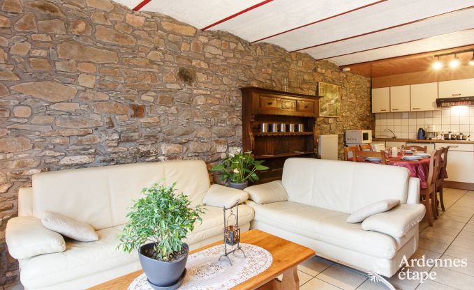 Holiday home in Sainte-Ode: haven of peace in the Ardennes for 6 people with modern amenities