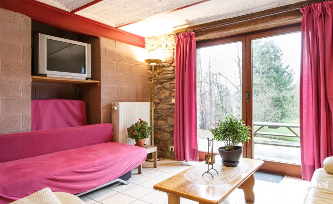 Holiday home in Sainte-Ode: haven of peace in the Ardennes for 6 people with modern amenities