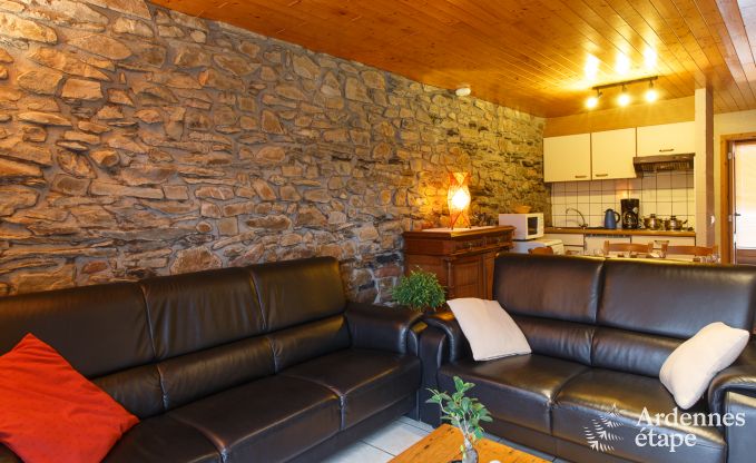 Holiday home in Sainte-Ode: relaxation by the water for 6 people in the Belgian Ardennes