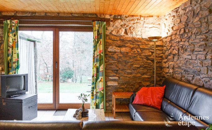 Holiday home in Sainte-Ode: relaxation by the water for 6 people in the Belgian Ardennes