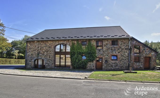 Holiday home in Sainte-Ode: relaxation by the water for 6 people in the Belgian Ardennes