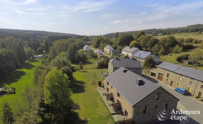 Holiday home in Sainte-Ode: relaxation by the water for 6 people in the Belgian Ardennes