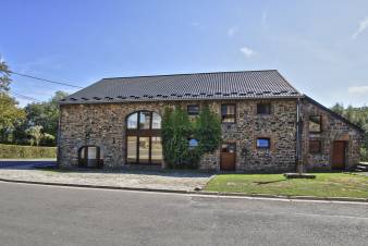 Holiday home in Sainte-Ode: comfort for 6 people in the Belgian Ardennes