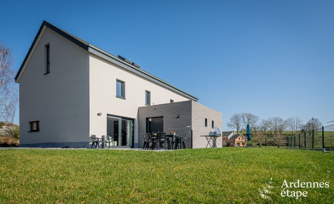 Luxurious and dog-friendly holiday home with swimming pool in Sainte-Ode, Ardennes