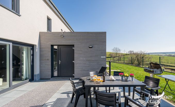 Luxurious and dog-friendly holiday home with swimming pool in Sainte-Ode, Ardennes