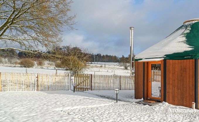 Romantic yurt in Vielsalm: comfortable stay with private garden, terrace, and secure bicycle storage