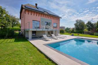 Holiday home for 6 with swimming pool in Virton, Ardennes